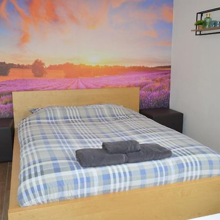 Modern And Private Studio With All Comfort! Lejlighed Roeselare Eksteriør billede